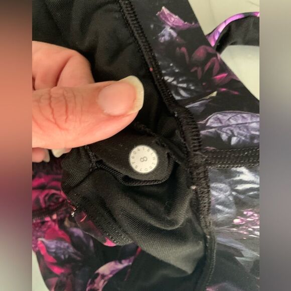LULULEMON Energy Bra Strappy Sports Bra Black Pink Purple Rose Floral Print 8 - Picture 4 of 4